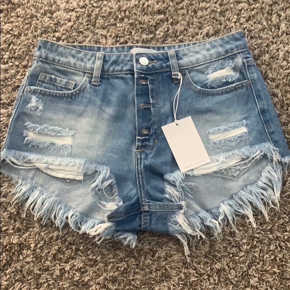 Sheisbtq she is botique Ellie cut off shorts - Picture 3 of 3
